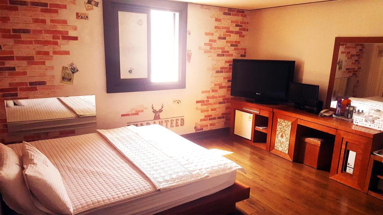 Hotel Castle Puszan Kültér fotó
